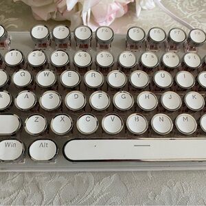 MageGee Retro White Mechanical Keyboard